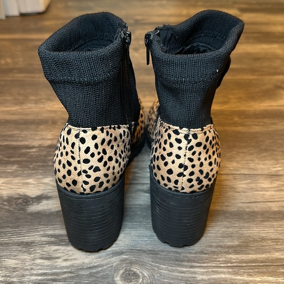 Qupid Chelsea Cheetah Bootie Spotted Faux Suede Zip-Up - SZ 8 - Picture 6 of 6